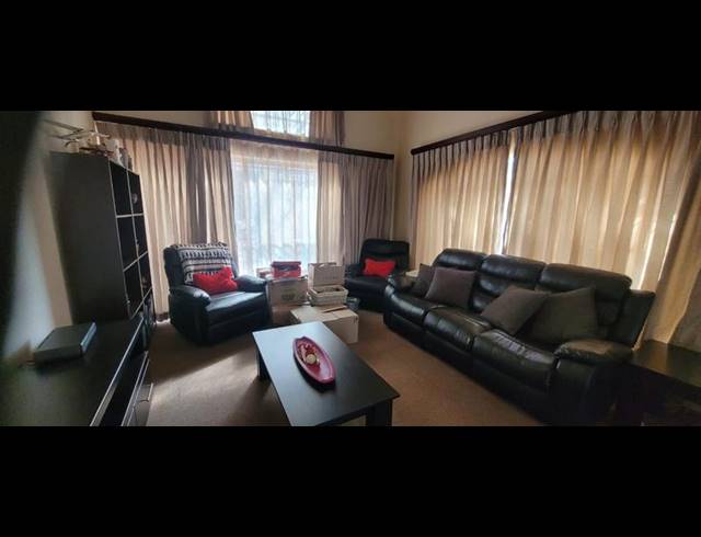 3 BEDROOM HOUSE FOR SALE IN GLENVISTA